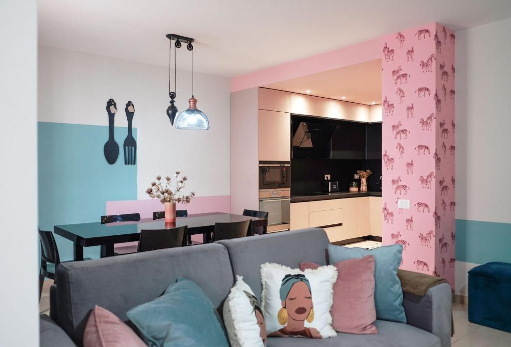 New Bazaar stylish apartment in Tirana’s heart - Image 4