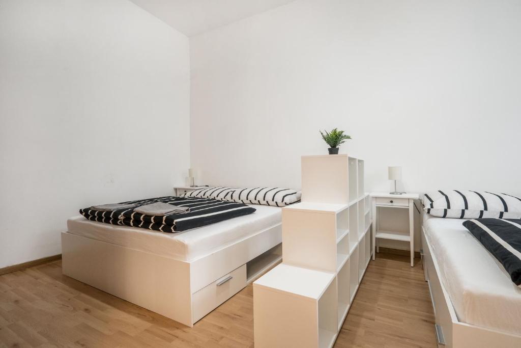 Posteľ alebo postele v izbe v ubytovaní Jacuzzi and privacy with 2 balconies and FREE garage