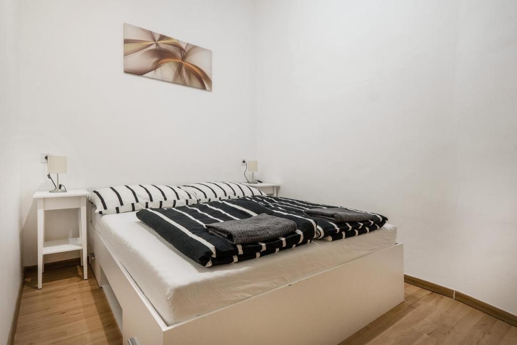 Posteľ alebo postele v izbe v ubytovaní Jacuzzi and privacy with 2 balconies and FREE garage