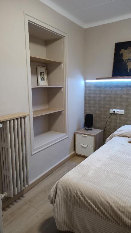 A bed or beds in a room at Cal Sisquet - TON