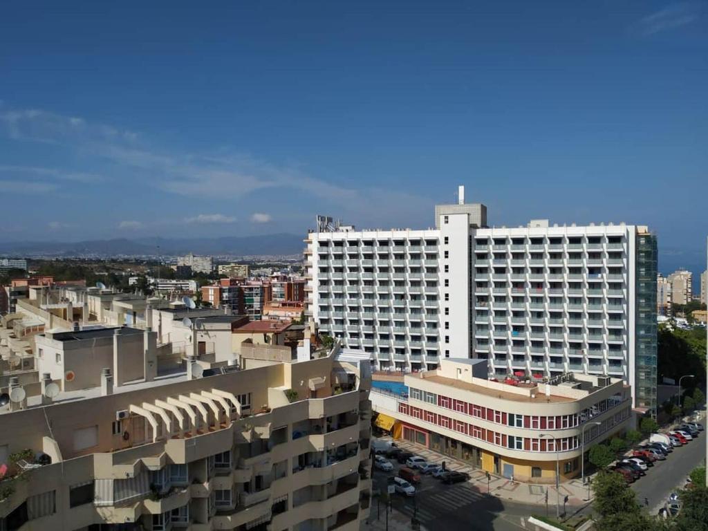 Výhľad na mesto Torremolinos alebo výhľad na mesto priamo z apartmánu