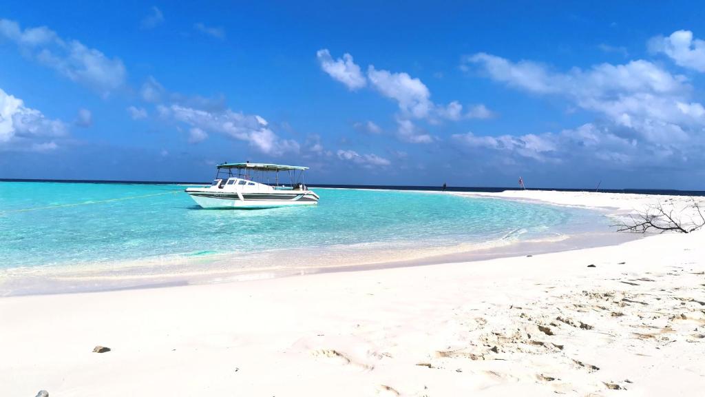 By the shade Maldives - View 31