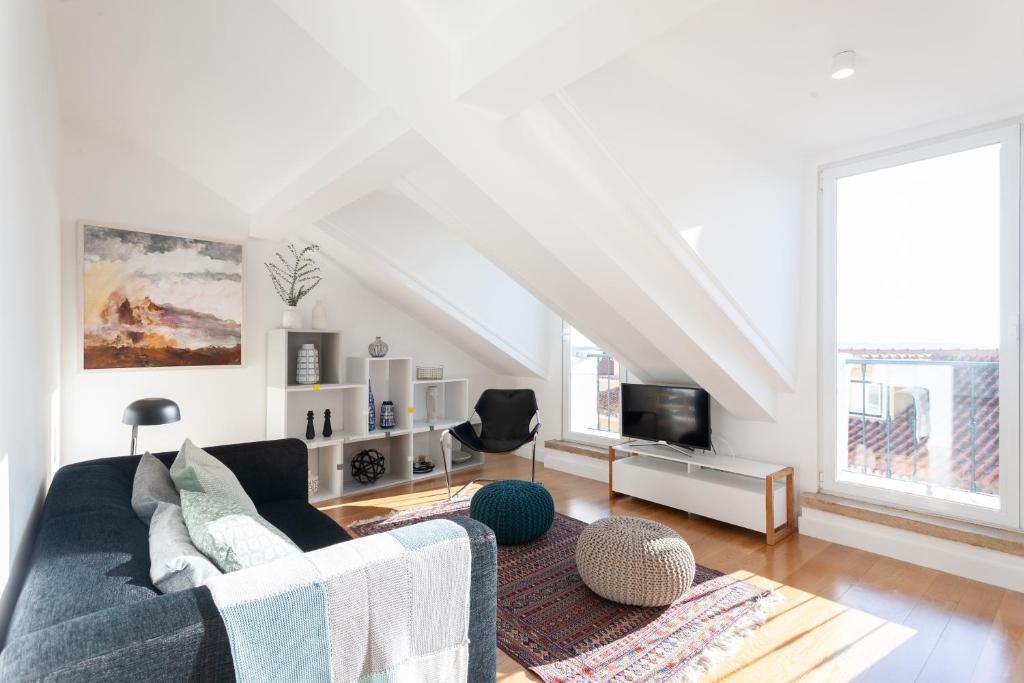 Alfama Charming Apartment with Amazing River View and Terrace
