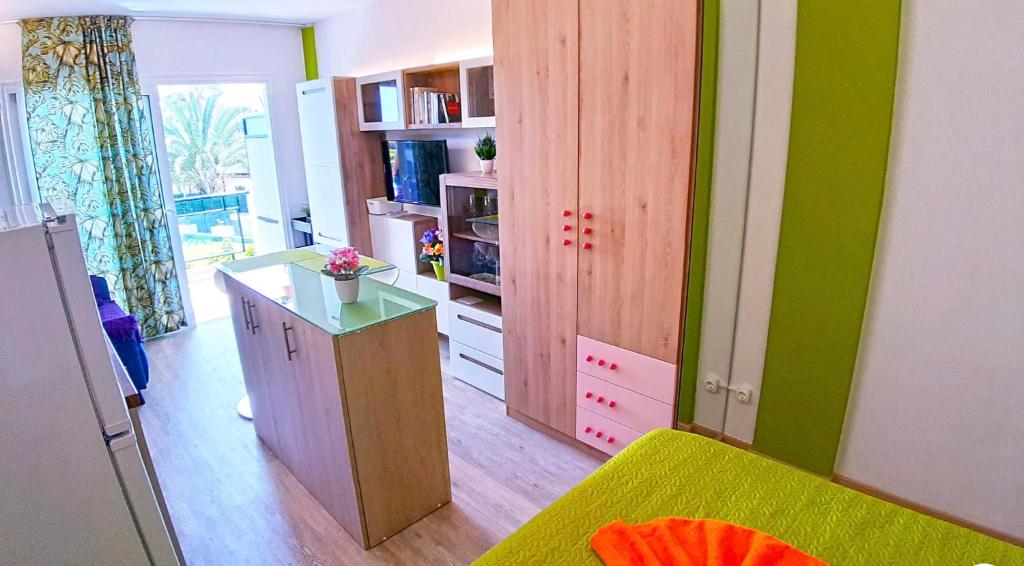 Kuchyň nebo kuchyňský kout v ubytování Studio ocean coast Los Cristianos Comodoro