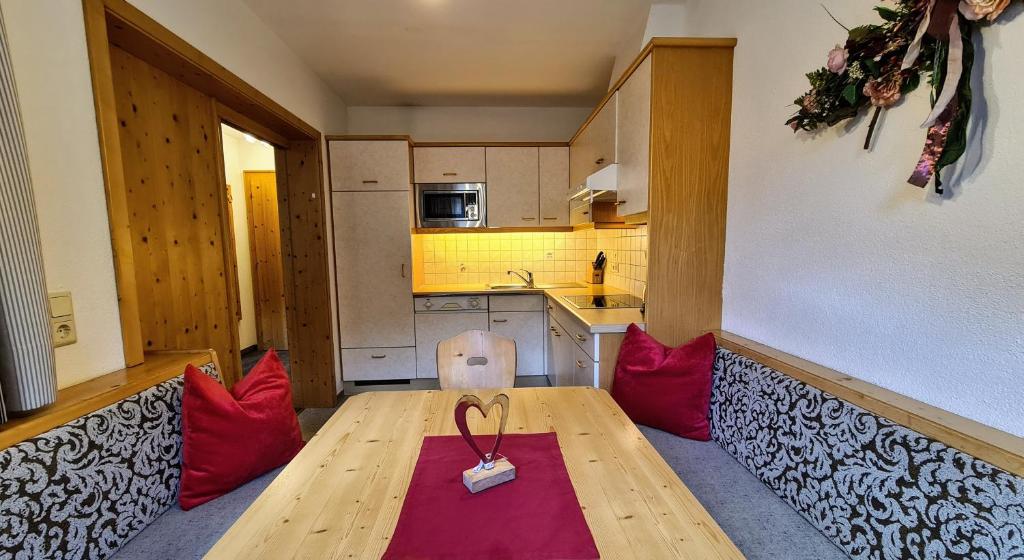 Kuchyňa alebo kuchynka v ubytovaní Apart Garni Romantica