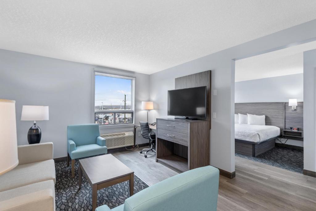 Emerald Hotel & Suites Calgary Airport - Resim 11
