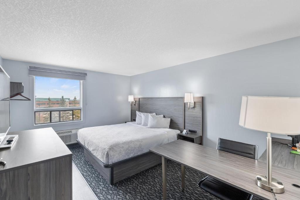 Emerald Hotel & Suites Calgary Airport - Resim 13