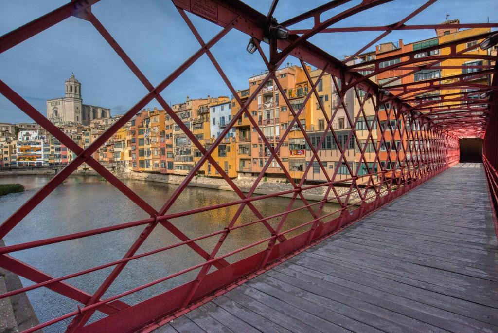 Old Side Girona two, Cherona – atnaujintos 2022 m. kainos