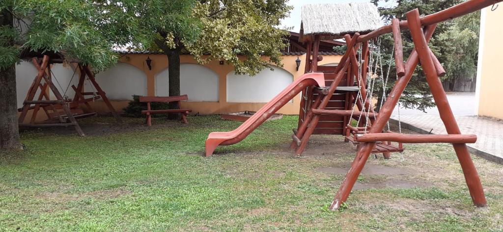 Plac zabaw dla dzieci w obiekcie Kenguru Panzió