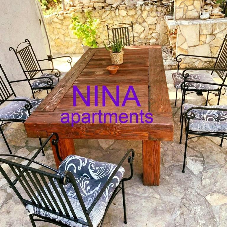 Apartment in Karin Gornji with sea view, balcony, air conditioning, Wi-Fi (4207-1) - Appartement Avec Vue Sur La Mer