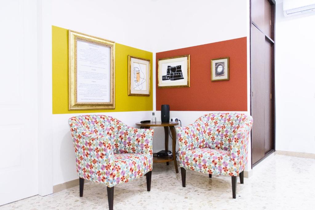 A seating area at I Sogni della Regina