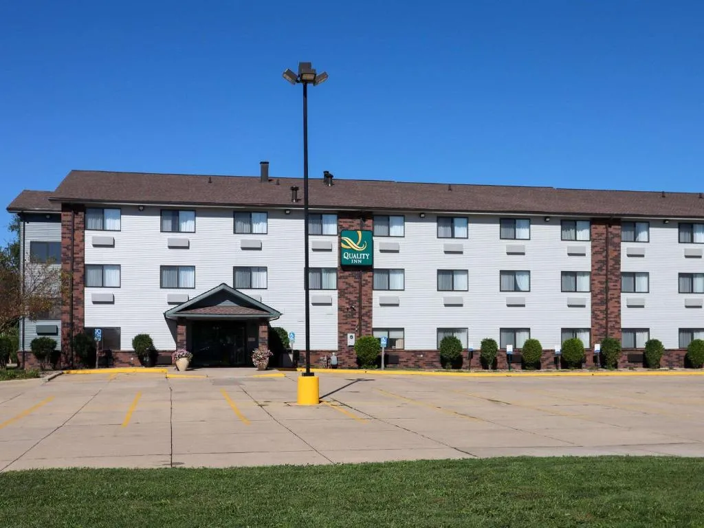 Quality Inn & Suites Bloomington I-55 and I-74 in Bloomington