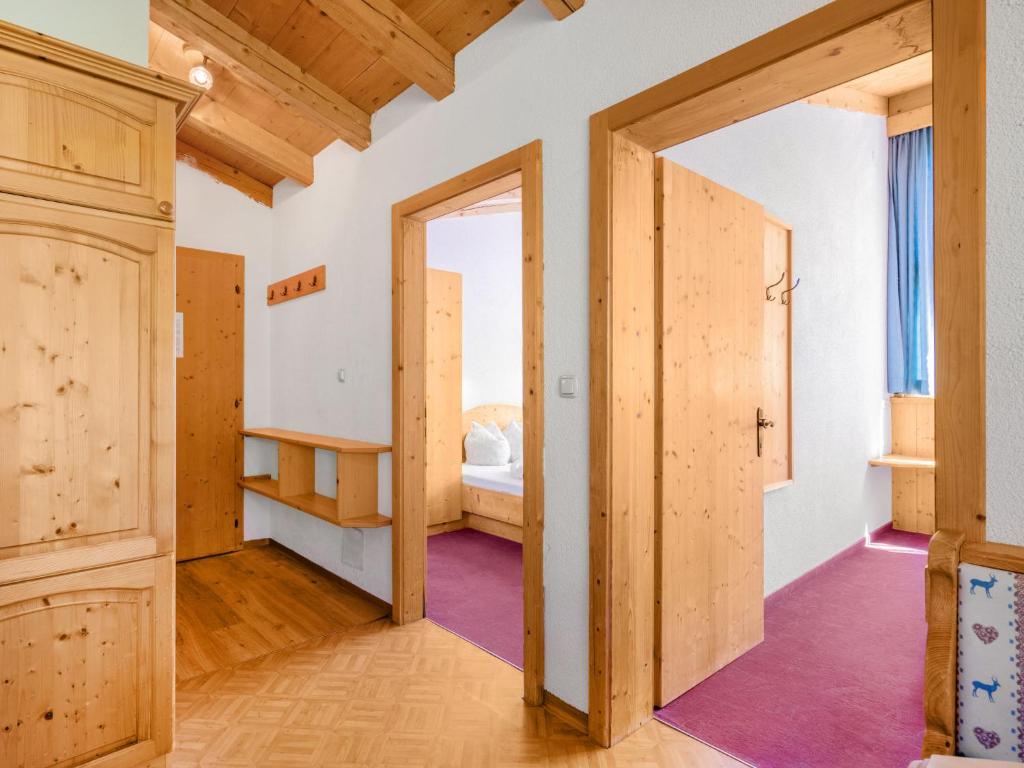 Posteľ alebo postele v izbe v ubytovaní Apartment Nadine-4 by Interhome