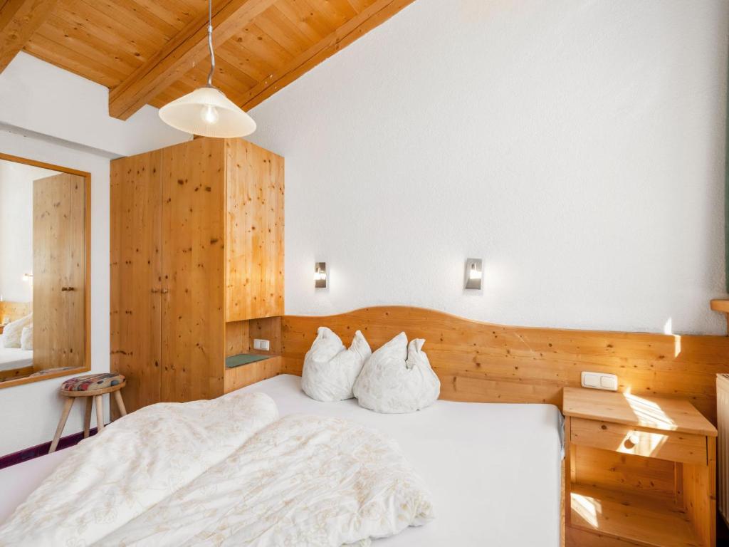 Posteľ alebo postele v izbe v ubytovaní Apartment Nadine-4 by Interhome