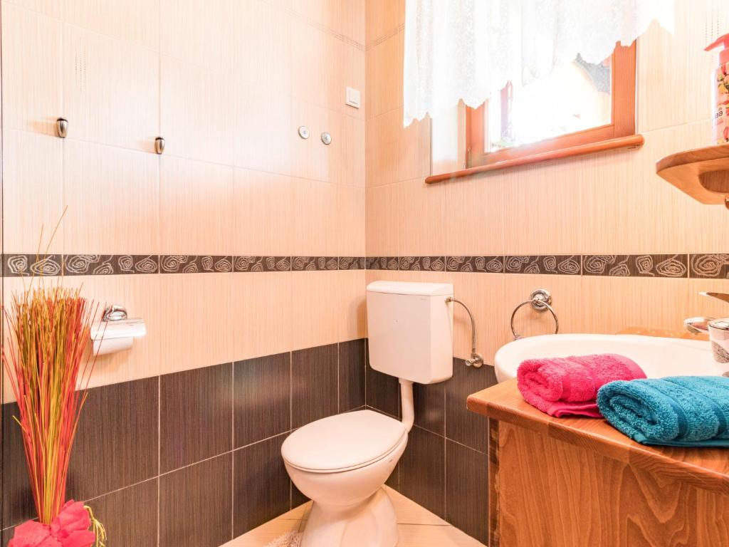 Kúpeľňa v ubytovaní Holiday Home Villa Helena by Interhome