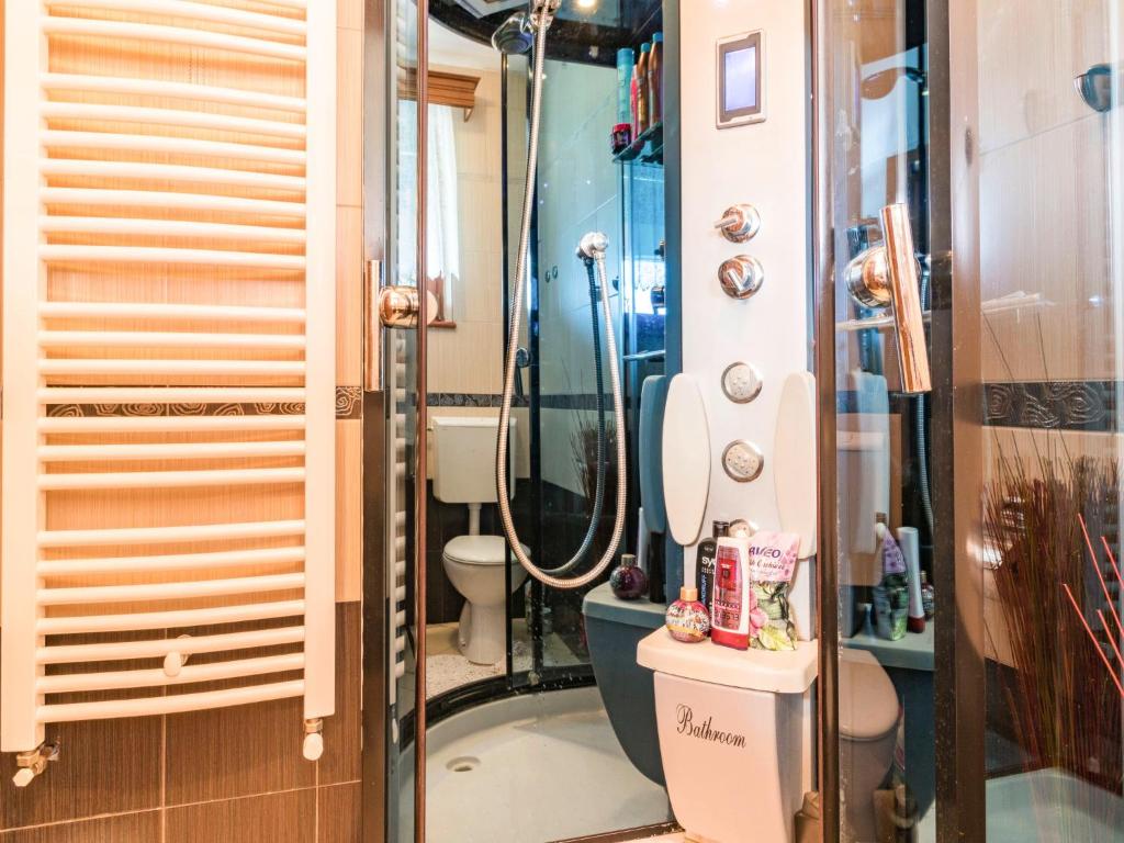 Kúpeľňa v ubytovaní Holiday Home Villa Helena by Interhome
