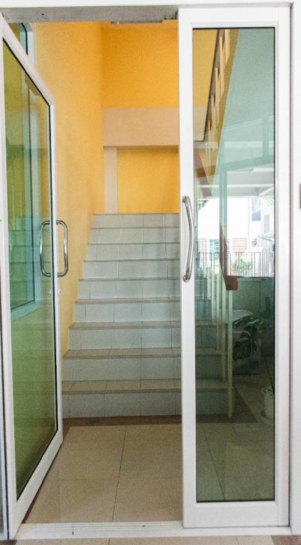 Φωτογραφία από το άλμπουμ του Suree Place Hostel στο Χουά Χιν