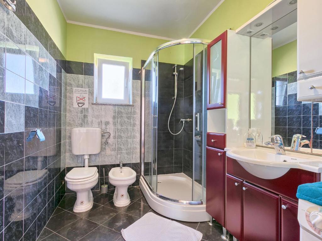 Koupelna v ubytování Holiday Home VIlla Eldina by Interhome