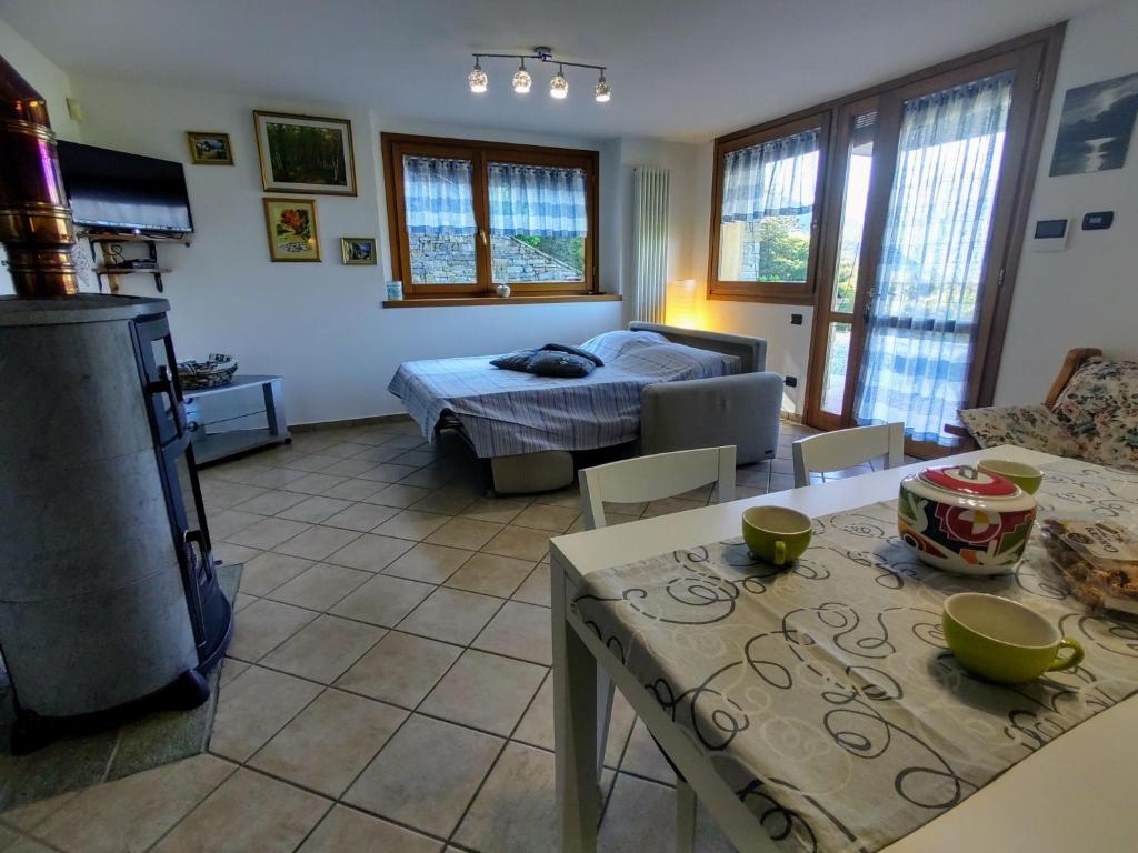 Posteľ alebo postele v izbe v ubytovaní Apartment Rodondello - CCO340 by Interhome