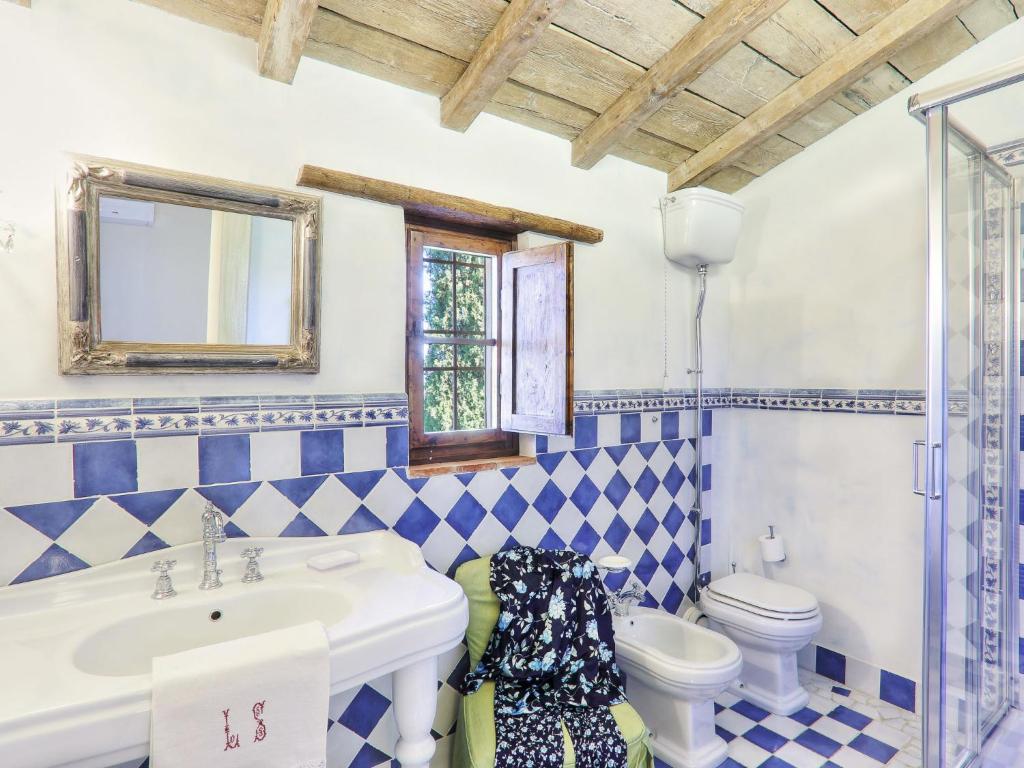 Kúpeľňa v ubytovaní Villa Fonte di Pillo by Interhome