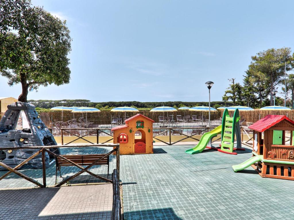 Plac zabaw dla dzieci w obiekcie Apartment Riviera 1 by Interhome