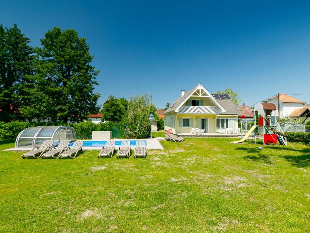 Ogród w obiekcie Holiday Home Sapphire by Interhome