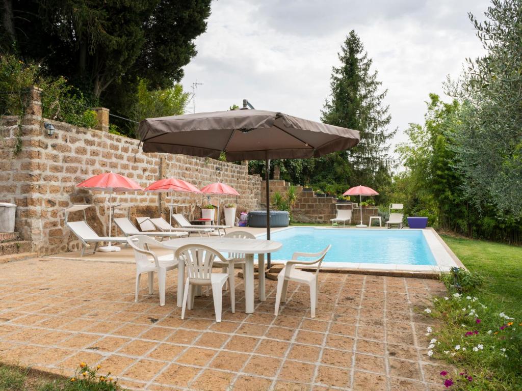 Bazén v ubytovaní Apartment Casale Ai Noccioli-2 by Interhome alebo v jeho blízkosti