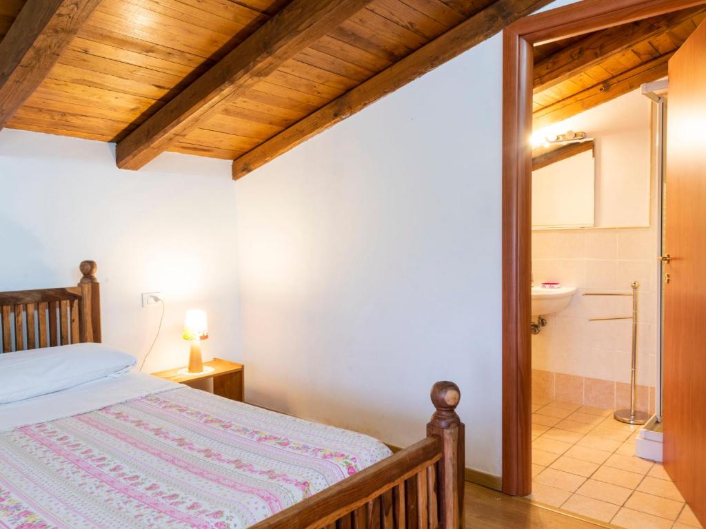 Posteľ alebo postele v izbe v ubytovaní Apartment Casale Ai Noccioli-2 by Interhome