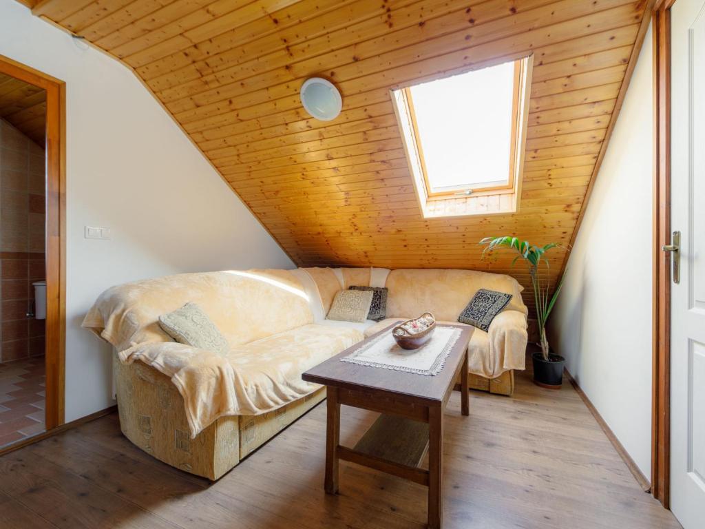 Posedenie v ubytovaní Apartment Kaldi by Interhome
