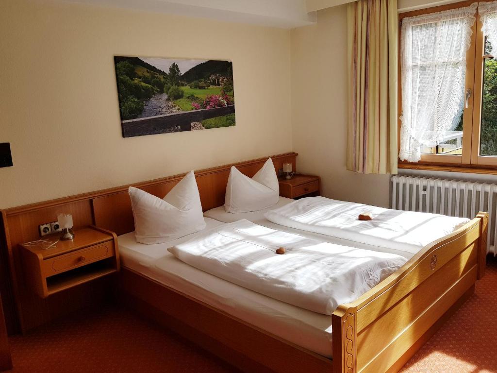 Postel nebo postele na pokoji v ubytování Hotel Walkenstein