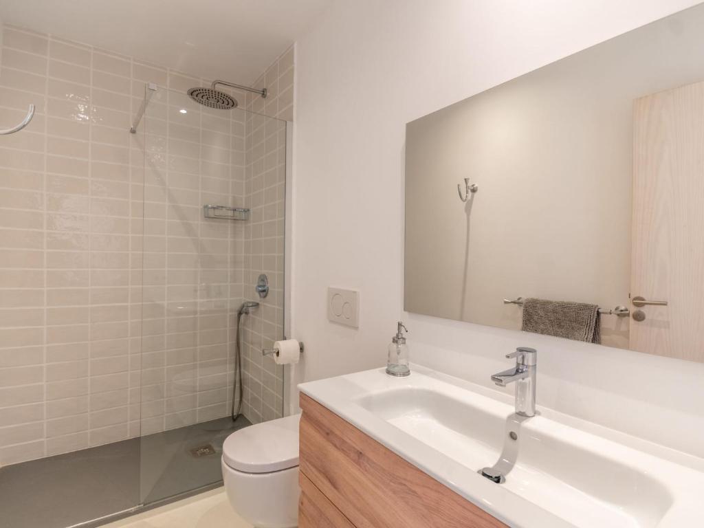 Koupelna v ubytování Holiday Home Can Regalat by Interhome