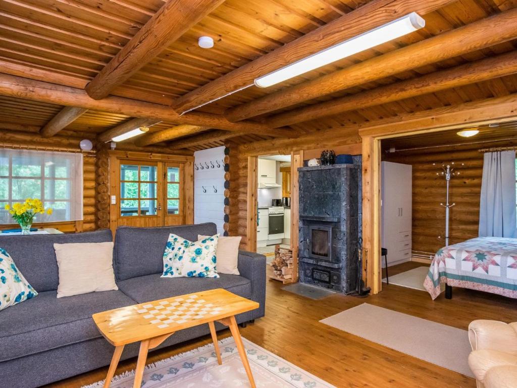 Posezení v ubytování Holiday Home Mäntyranta by Interhome