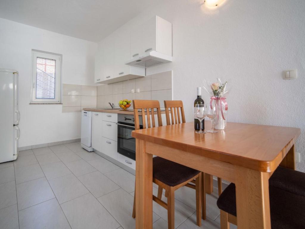 Fotografie z fotogalerie ubytování Apartment Suzy - SNJ139 by Interhome v destinaci Senj