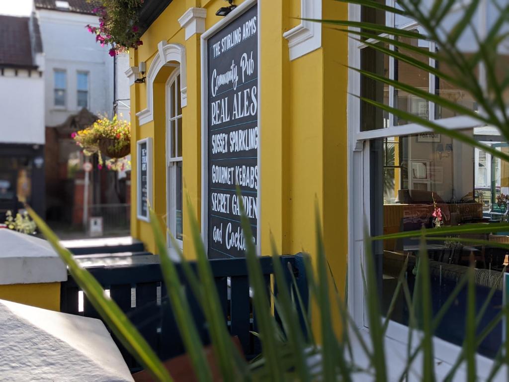 The Stirling Arms Pub & Rooms - Resim 19