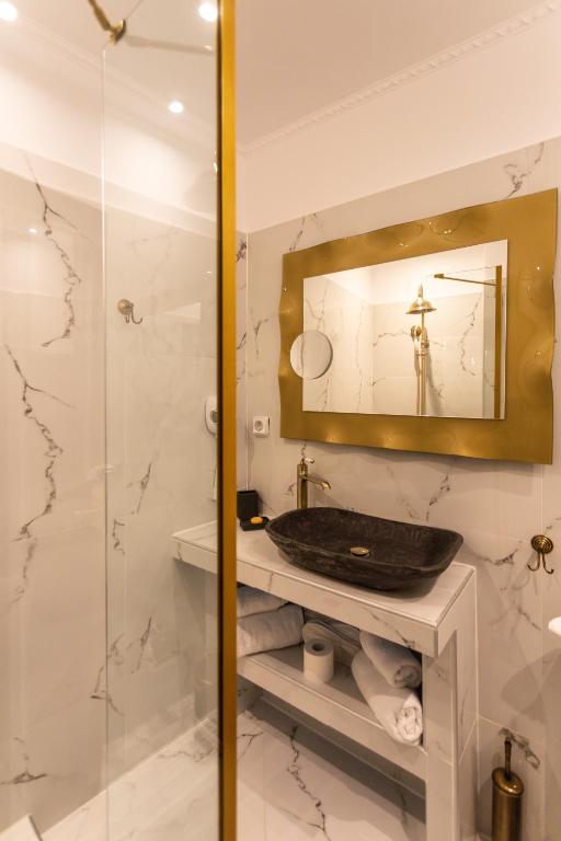 Łazienka w obiekcie Pandrosos Divine Suites