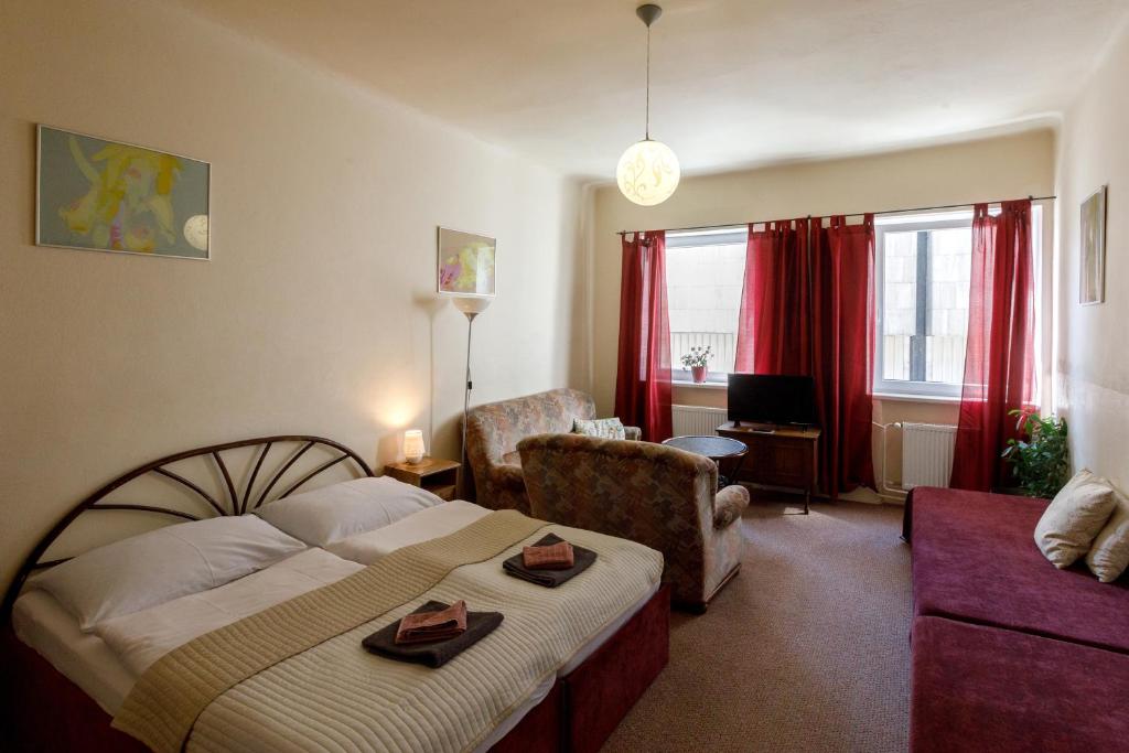 
Apartment with Garden View
