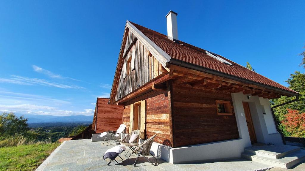 Budova, kde se chata nachází