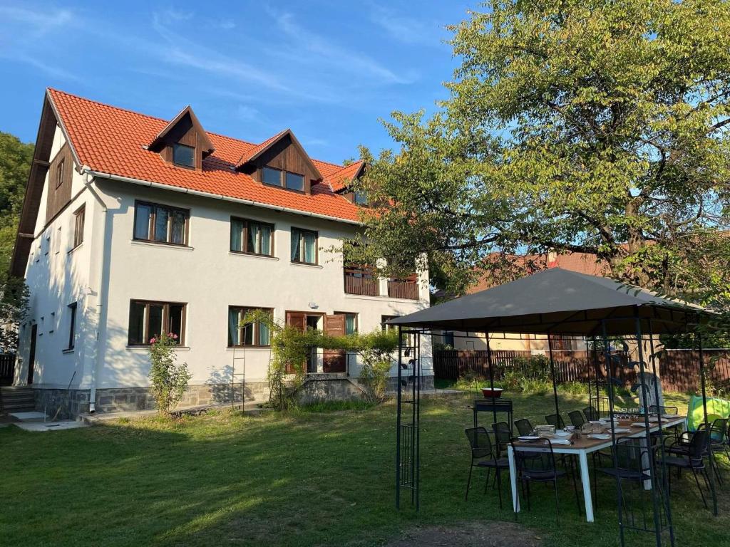 Zahrada ubytování Casa Bucataria Fonix
