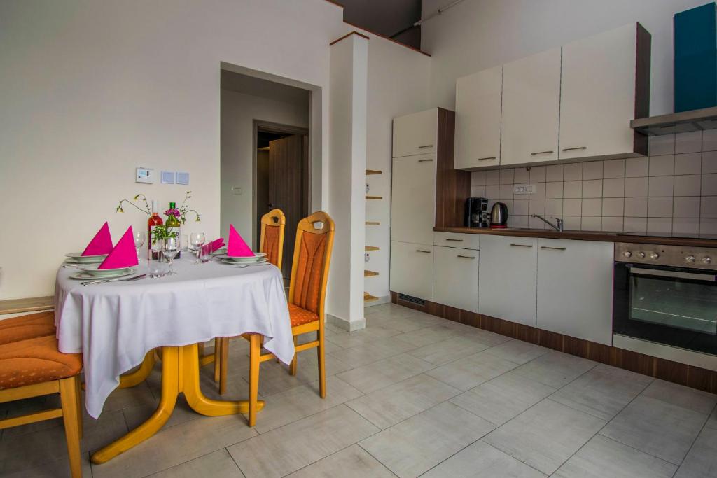 Kuchyň nebo kuchyňský kout v ubytování Apartments Relax near Opatija