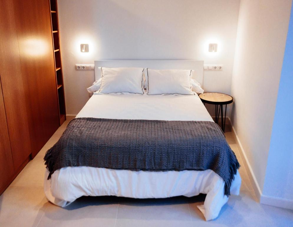 Apartamentos Plaza de España 6 - 16