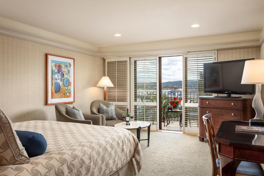 Monterey Bay Inn photo