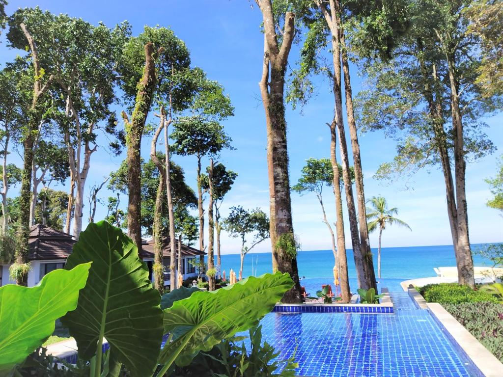a view of the beach from the resort at Chang Buri Resort & Koh Chang Hillside in Ko Chang