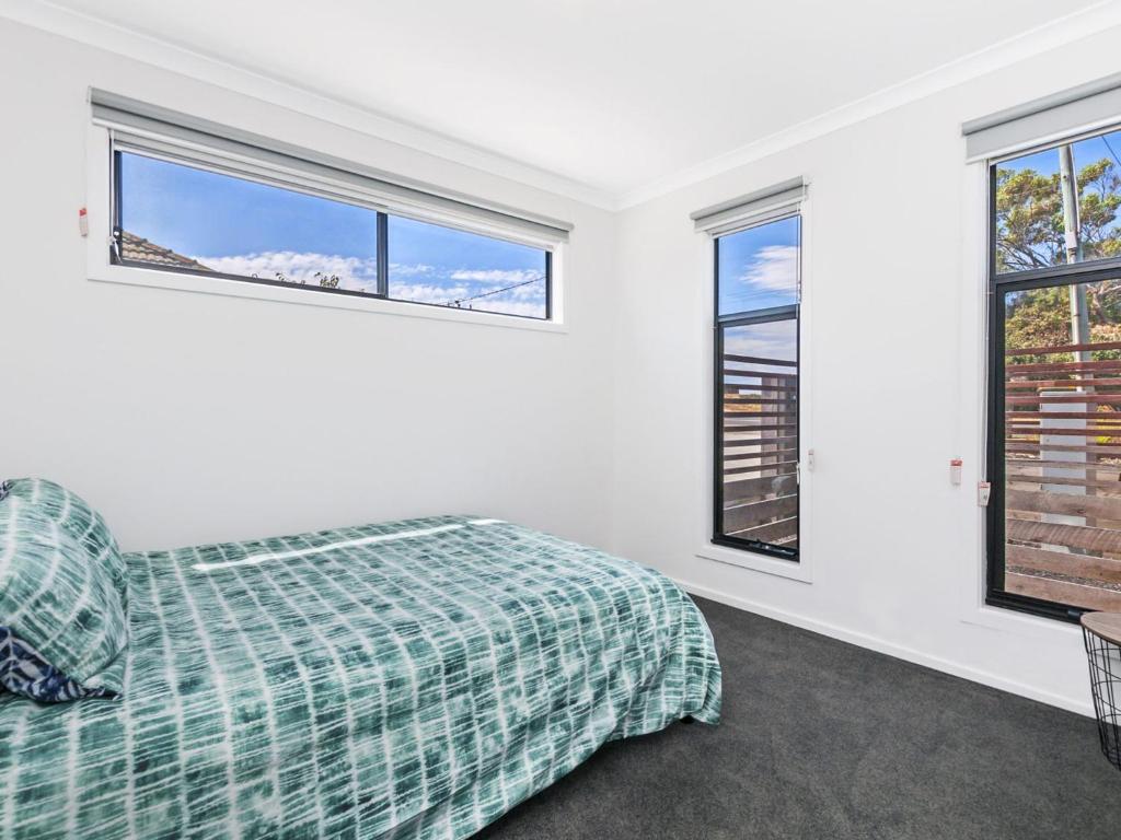Gallery image of Thunder Point in Warrnambool