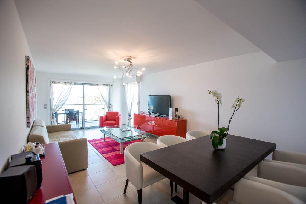 Royal Antibes - Luxury Hotel, Résidence, Beach & Spa - Mediterranean Apartment With Terrace Sea View