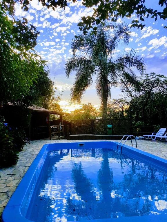 A piscina localizada em Pousada Rosa ou nos arredores