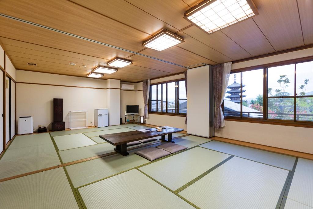 Stolní tenis v ubytování Kyoto Higashiyamaso nebo okolí