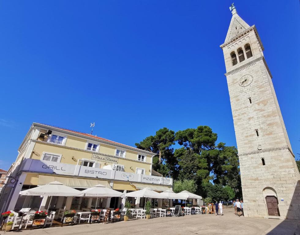 Zdjęcie z galerii obiektu IVAN B&B, 5 star SUPERIOR room, near the see and park w mieście Novigrad