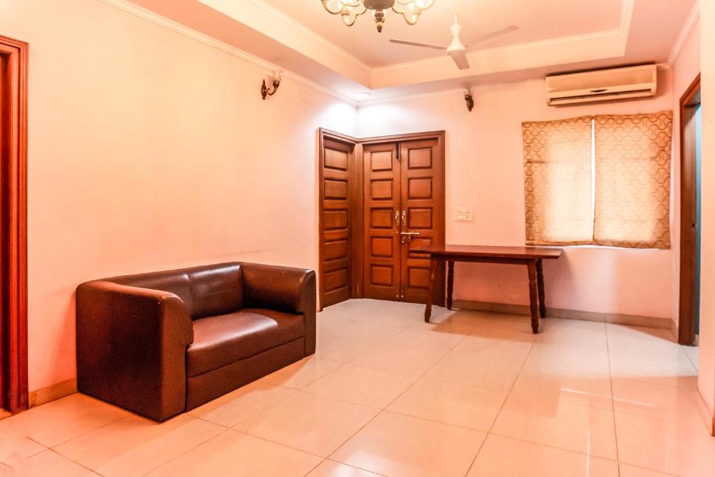 Posezení v ubytování Fabhotel Blossoms Service Apartment - T Nagar