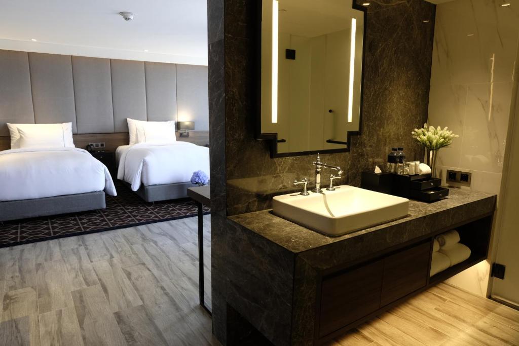 Ayathorn Bangkok - 17