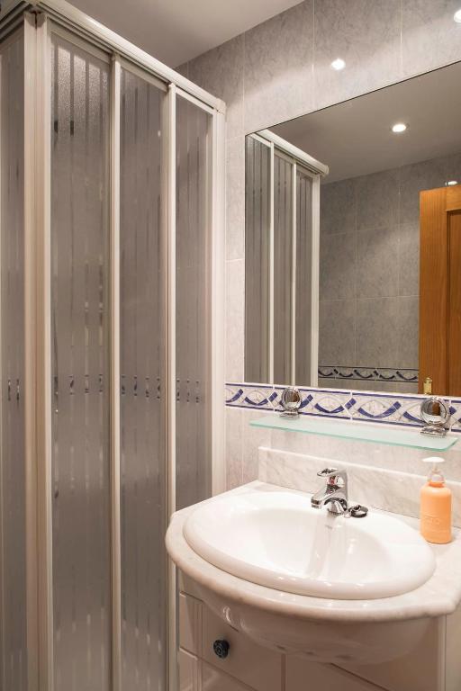 Koupelna v ubytování Apartamento en Benasque Casa Siñantonio - InmoCyma